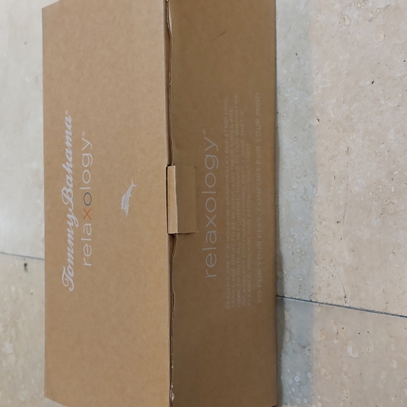 Tommy Bahama Sandals - Picture 7 of 8